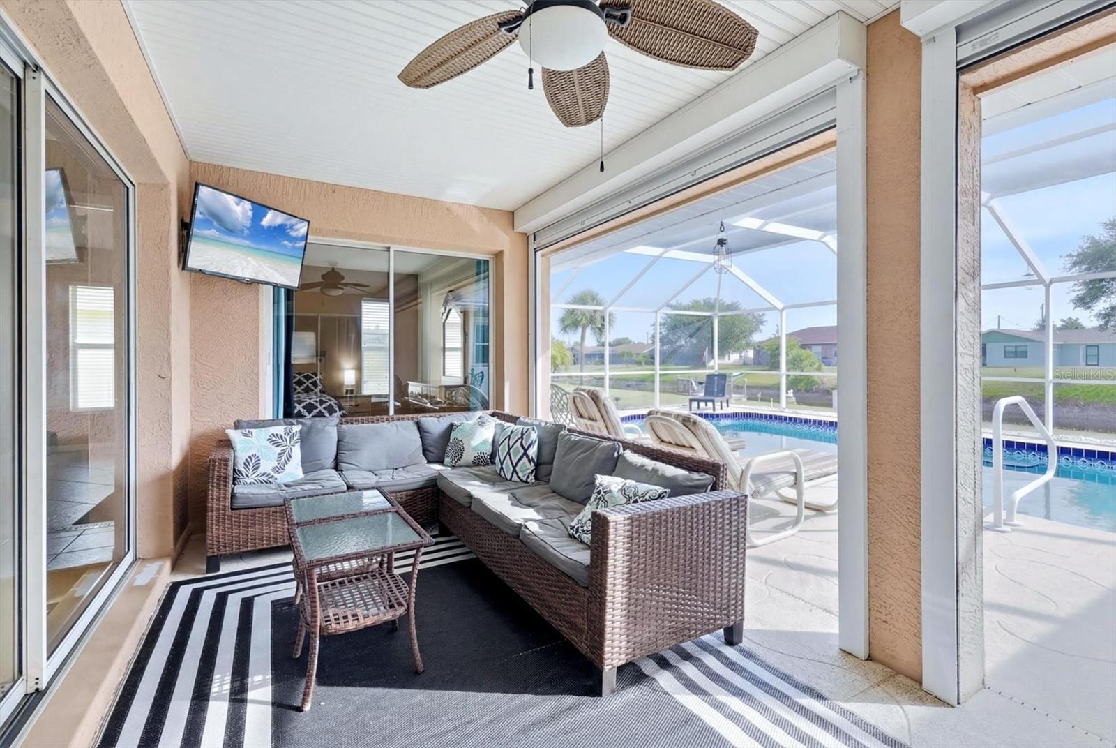 ROTONDA WEST PEBBLE BEACH - Residential