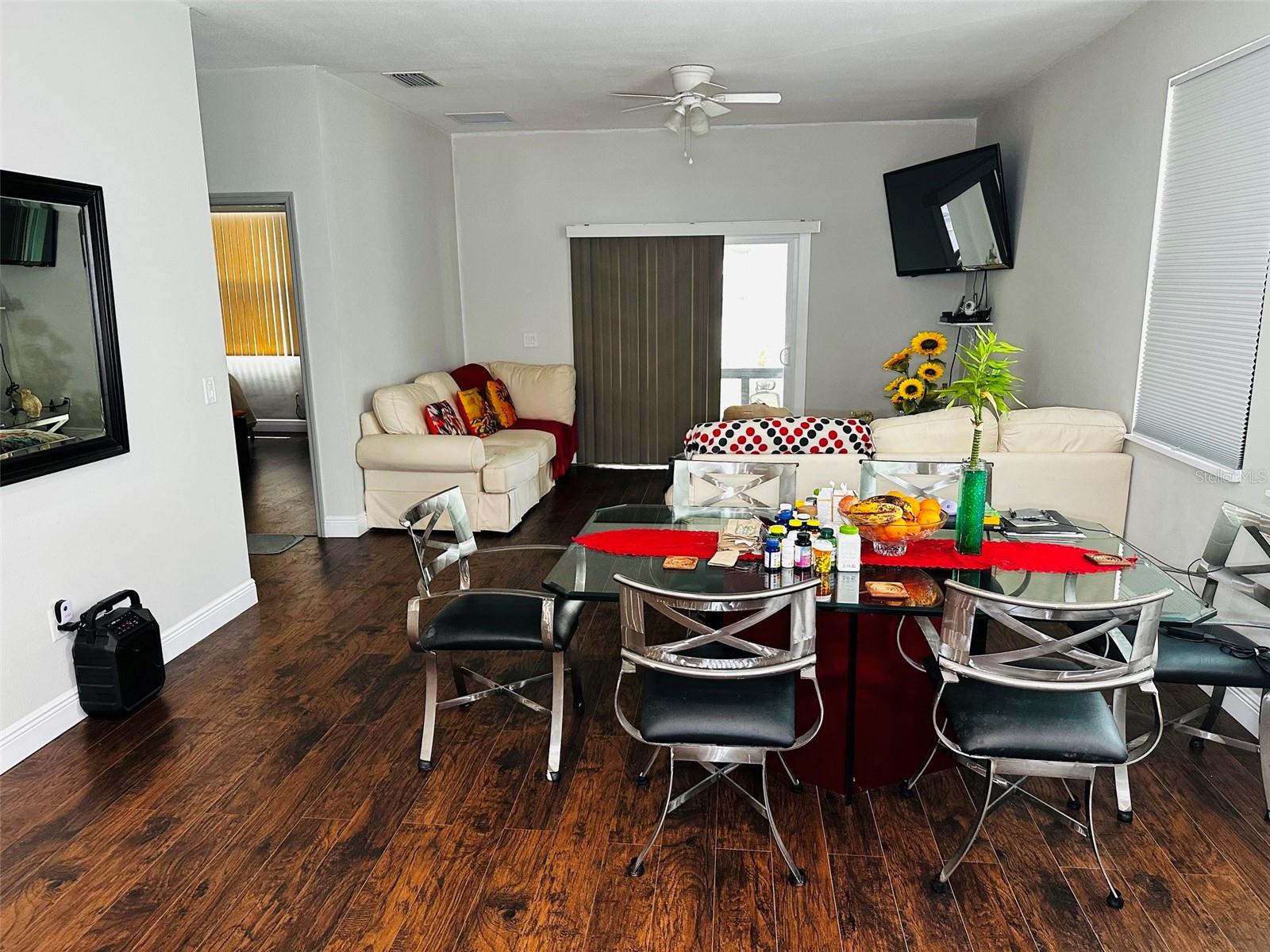 WEST LAWN - Residential