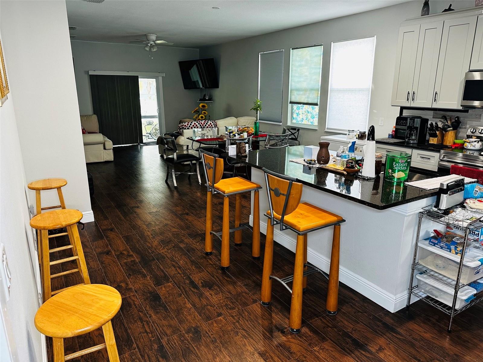 WEST LAWN - Residential