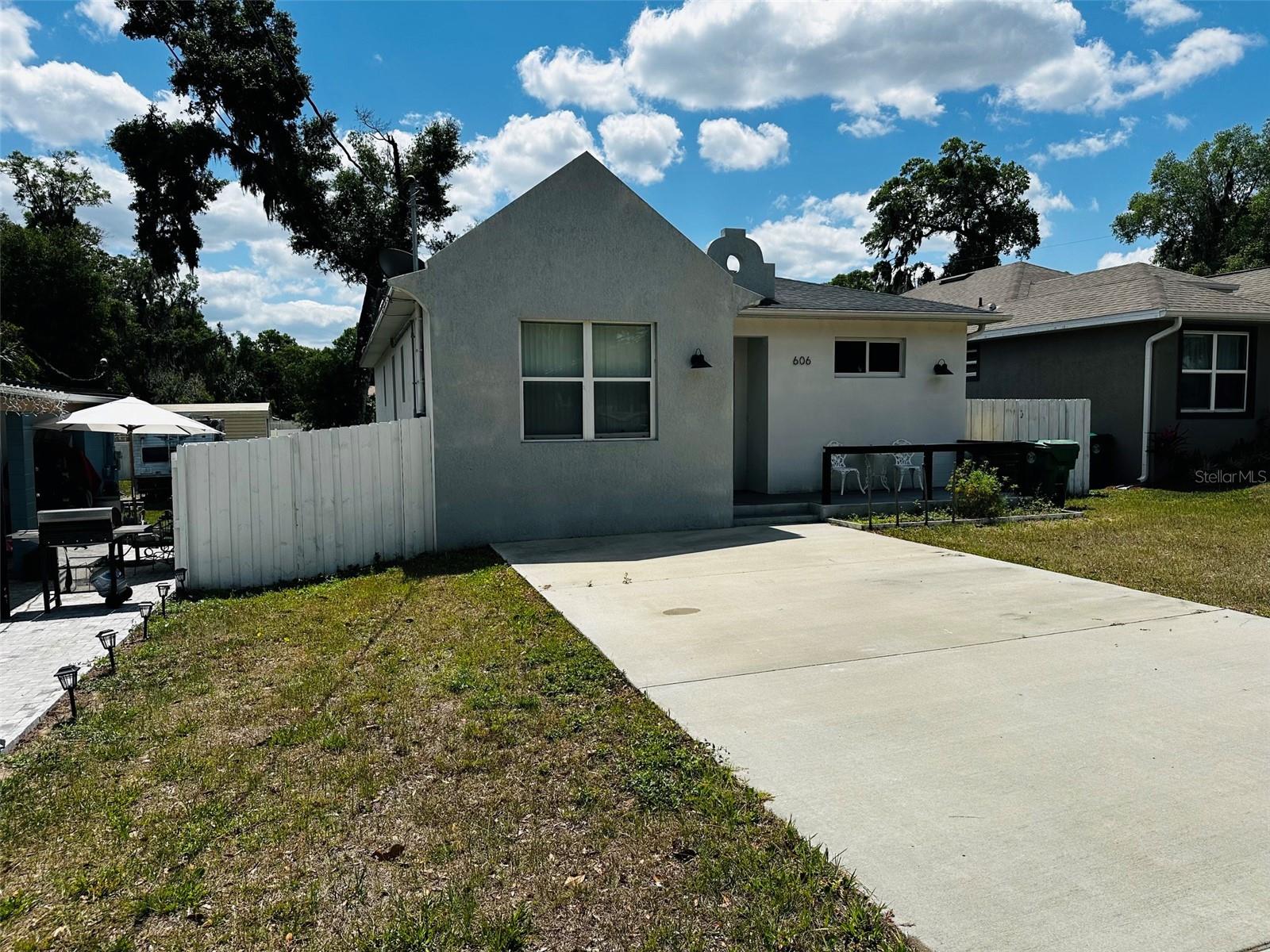 WEST LAWN - Residential