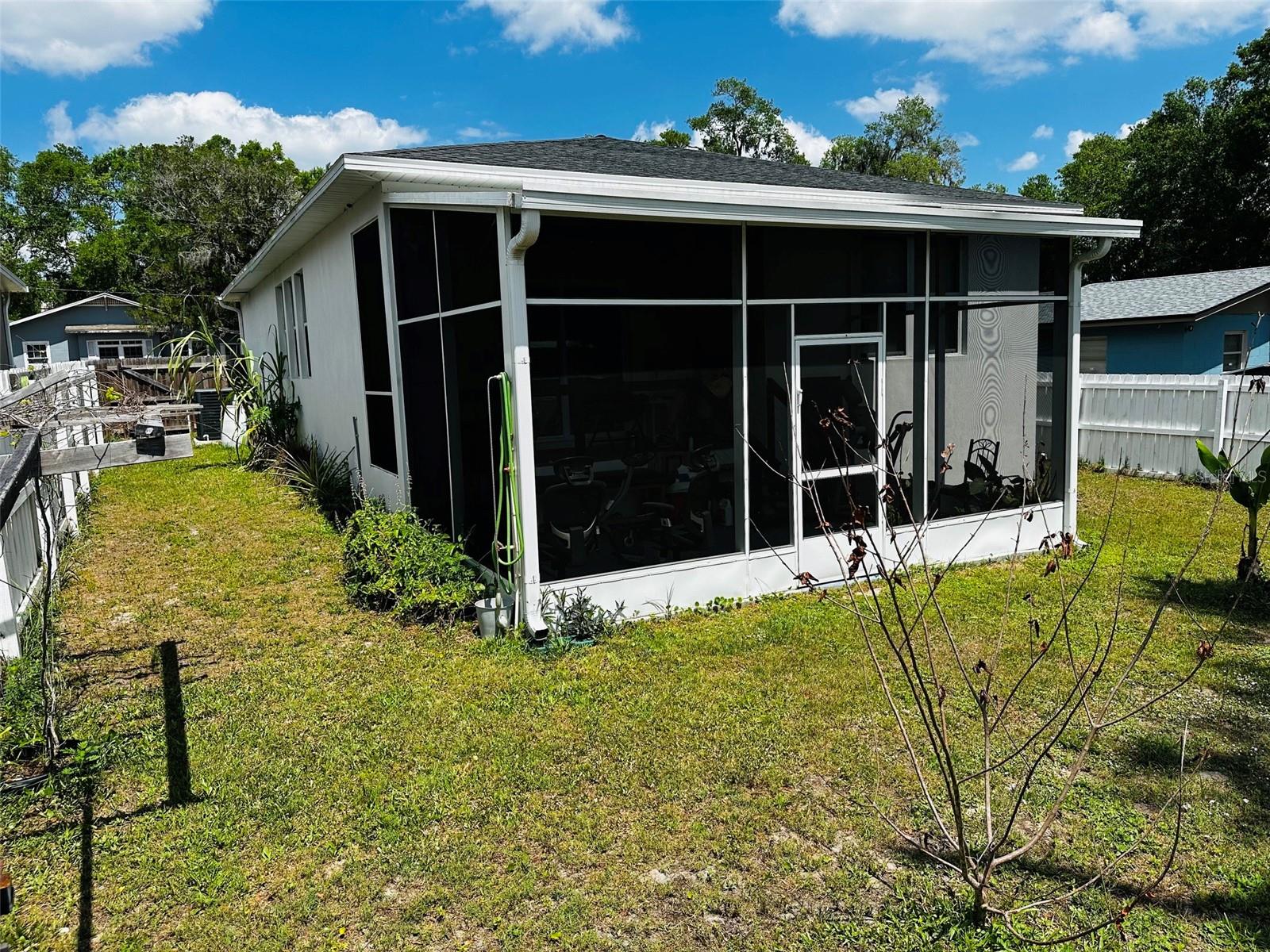 WEST LAWN - Residential