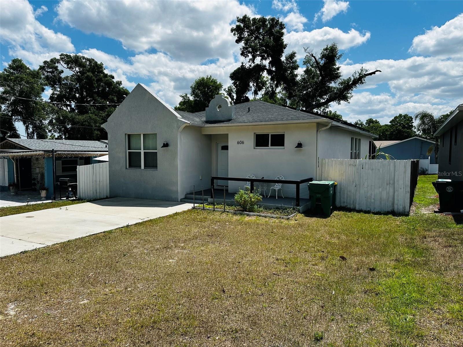 WEST LAWN - Residential