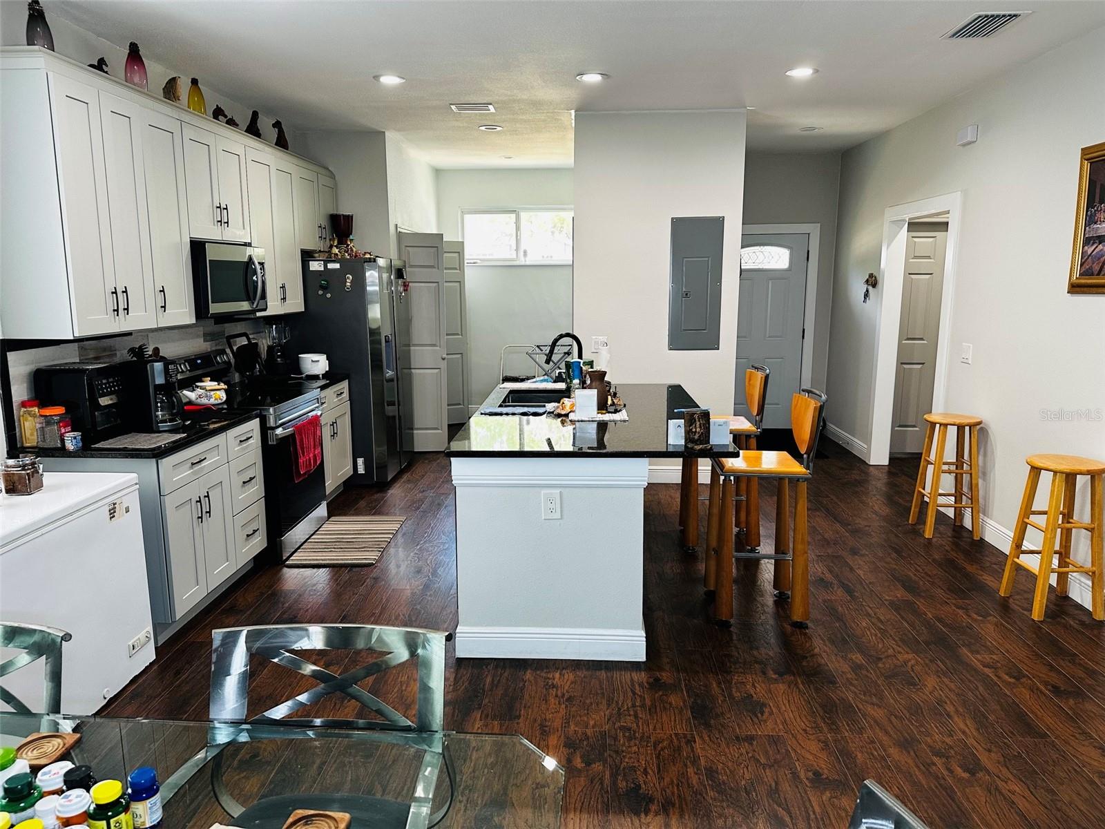 WEST LAWN - Residential