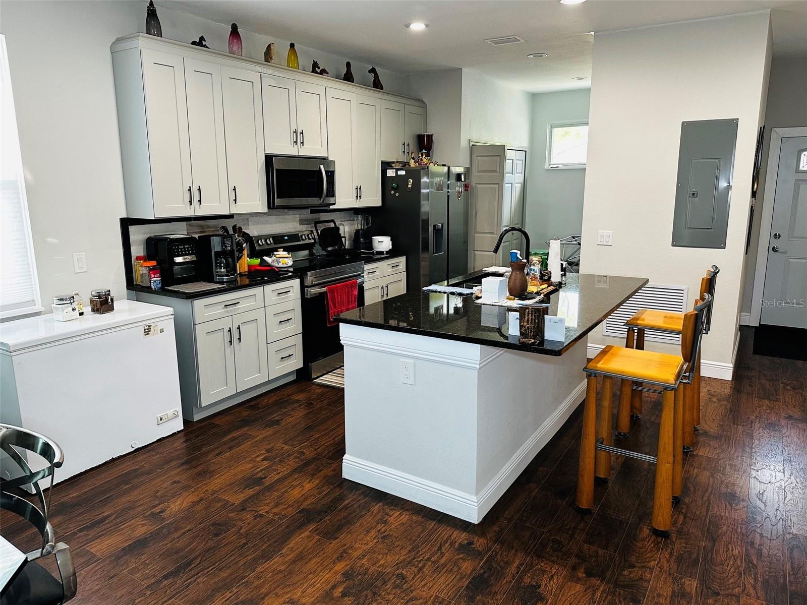 WEST LAWN - Residential