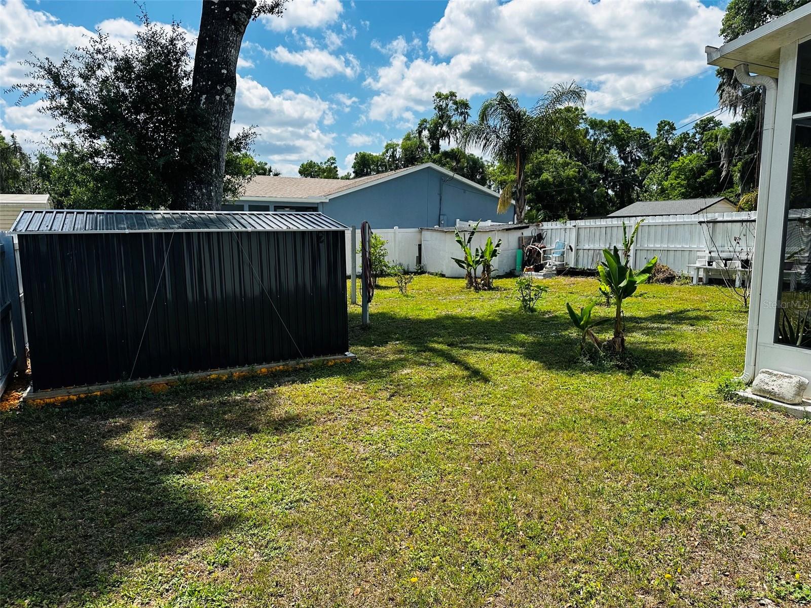 WEST LAWN - Residential