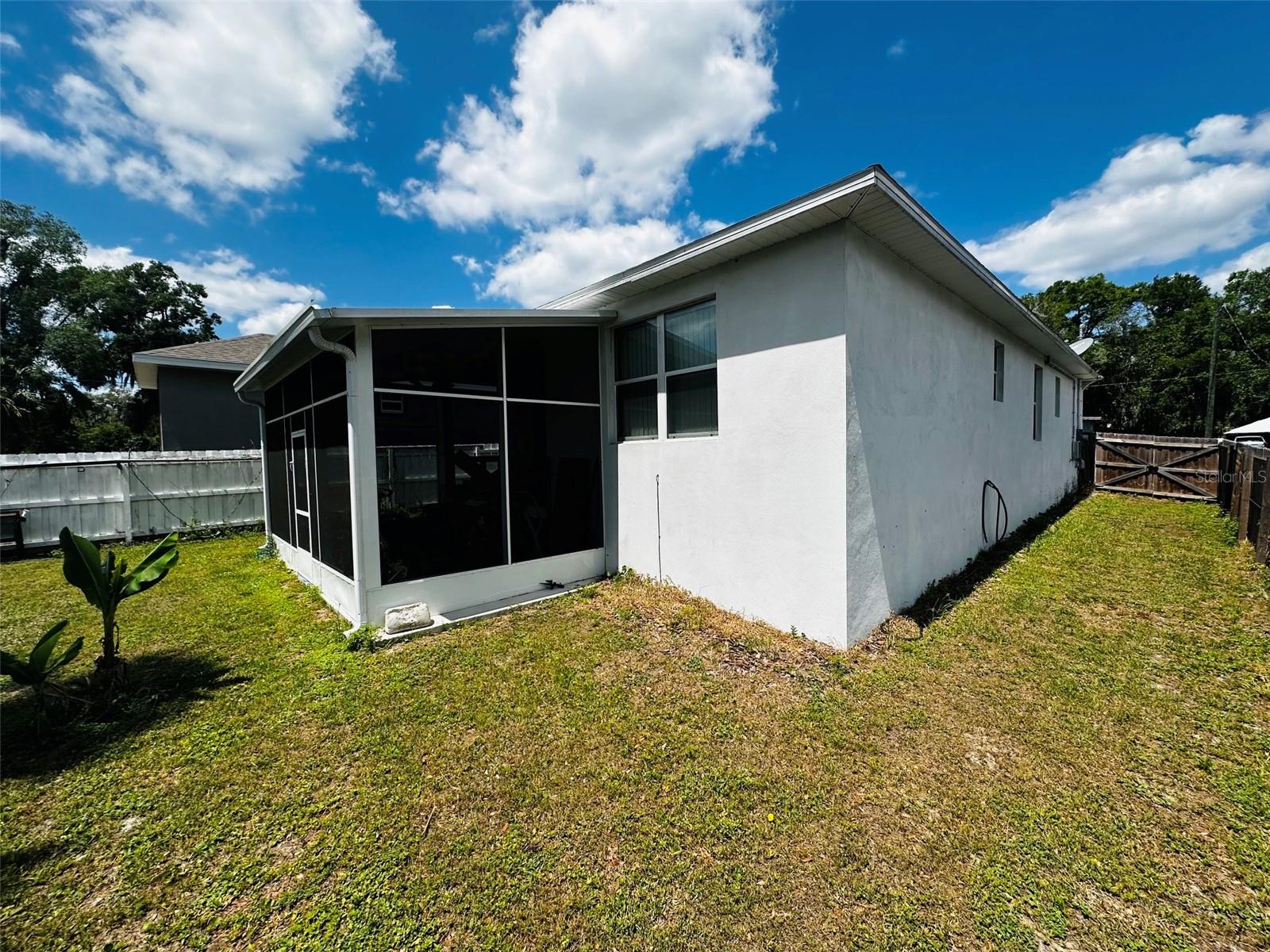 WEST LAWN - Residential
