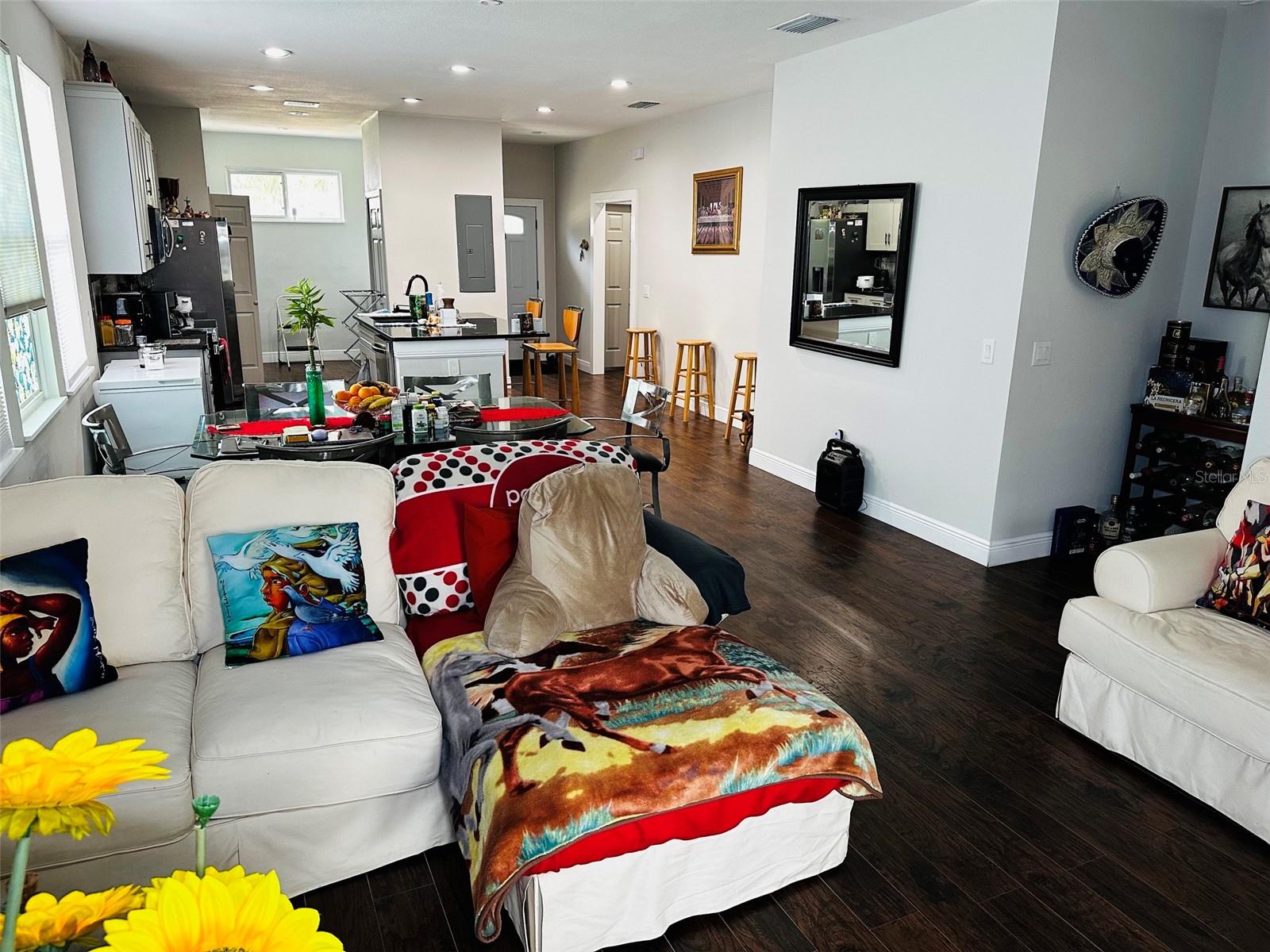 WEST LAWN - Residential