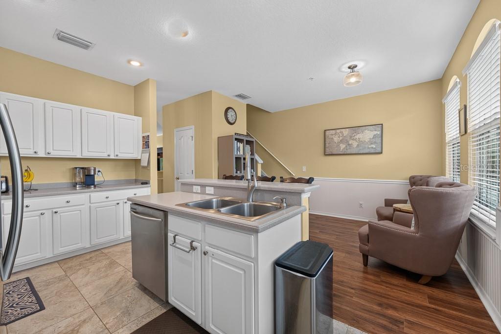 BAYSHORE POINTE TWNHMS PHAS - Residential