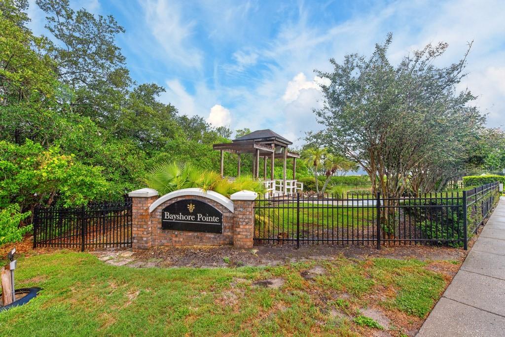 BAYSHORE POINTE TWNHMS PHAS - Residential