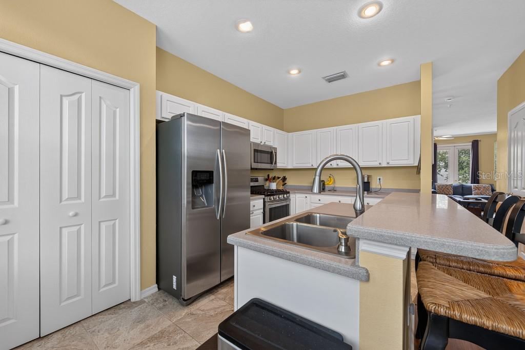 BAYSHORE POINTE TWNHMS PHAS - Residential