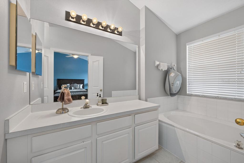 BAYSHORE POINTE TWNHMS PHAS - Residential