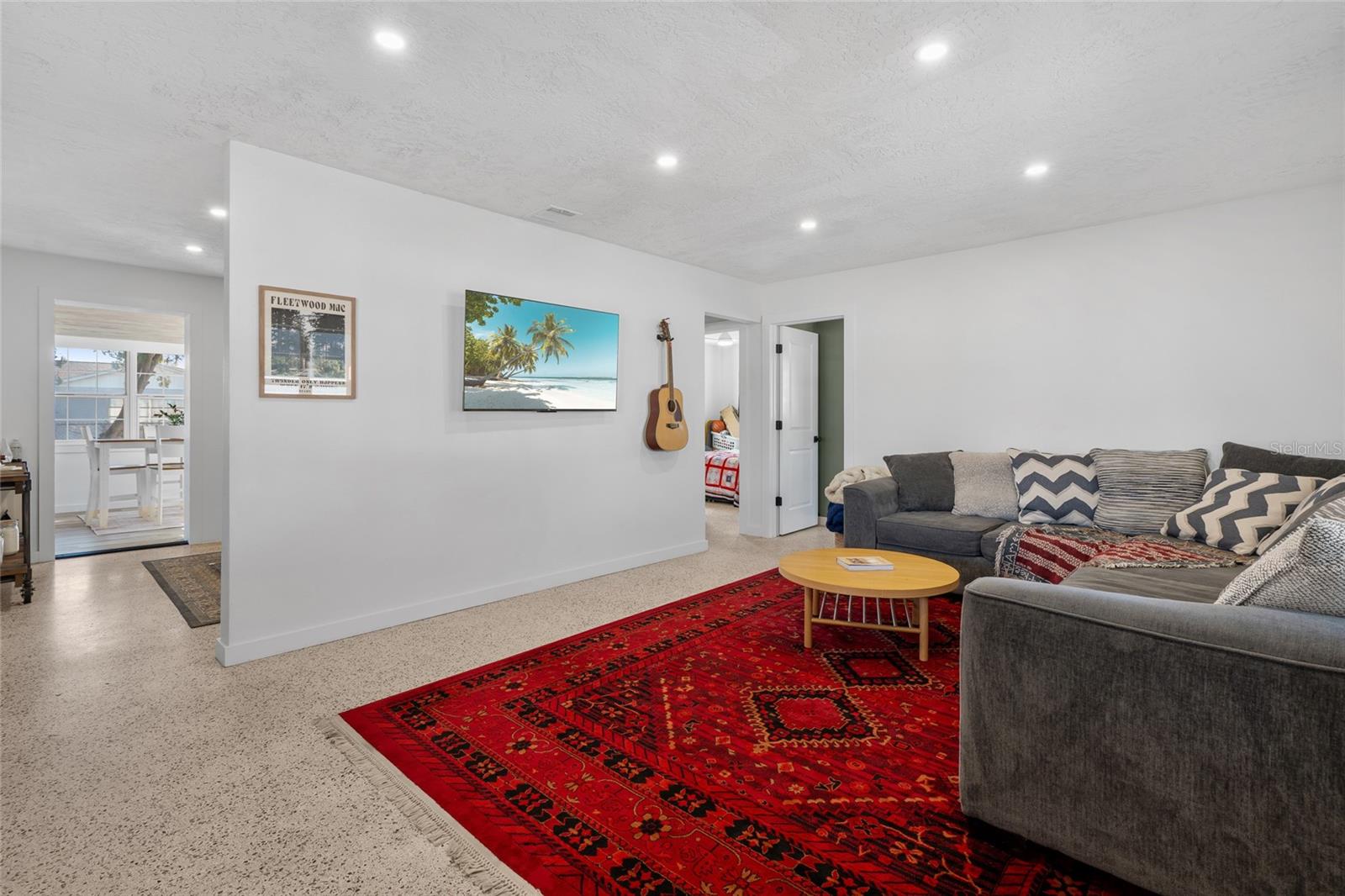 SARASOTA SPRINGS - Residential