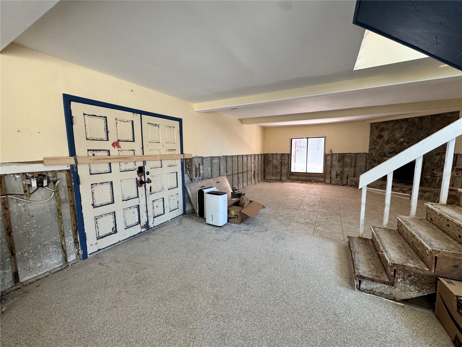 WADE SURFSIDE CONDO - Residential