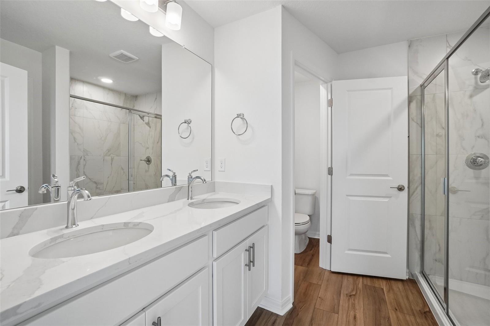TWIN OAKS - Residential