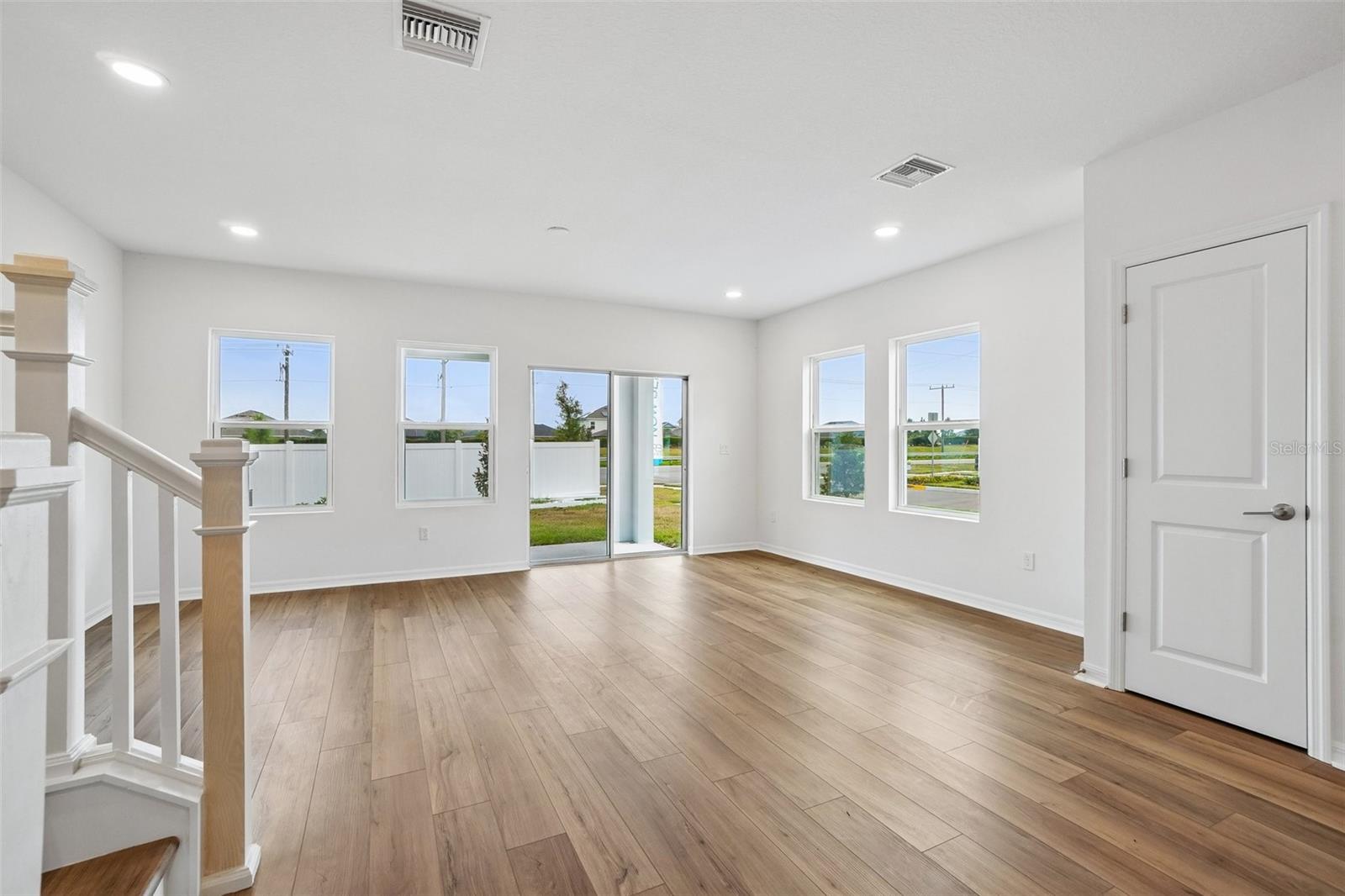 TWIN OAKS - Residential