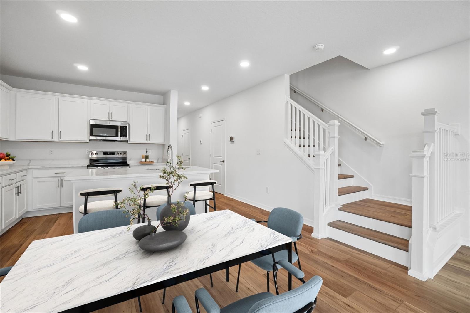 TWIN OAKS - Residential