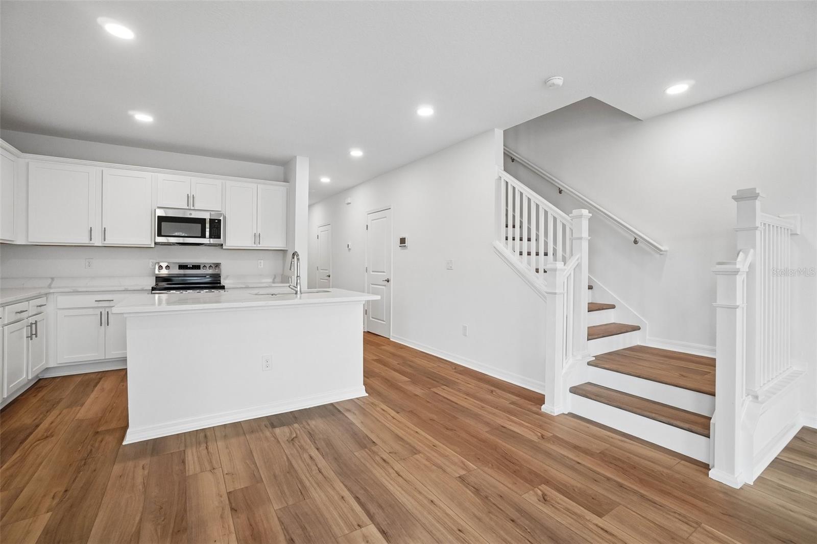TWIN OAKS - Residential