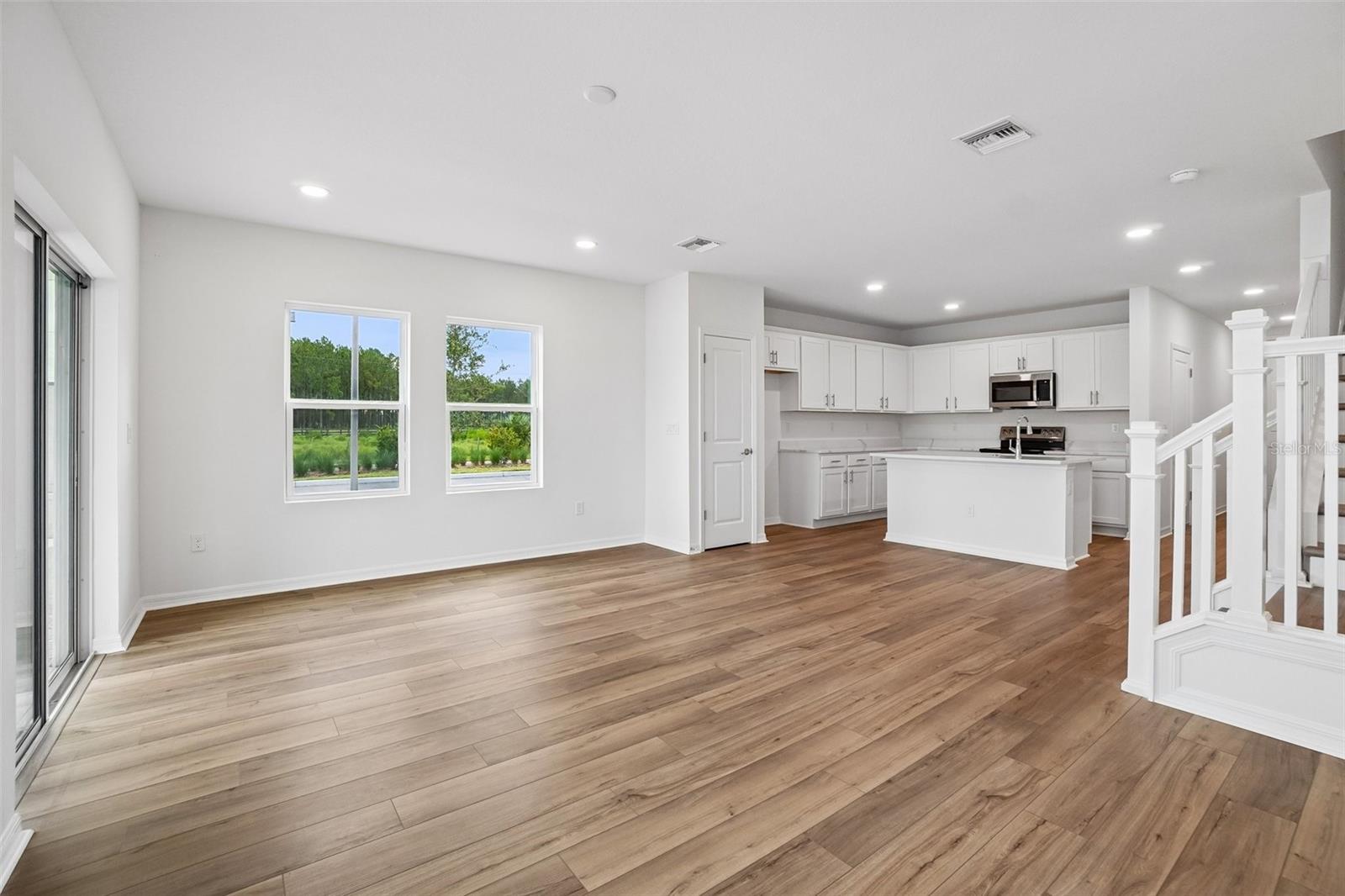 TWIN OAKS - Residential