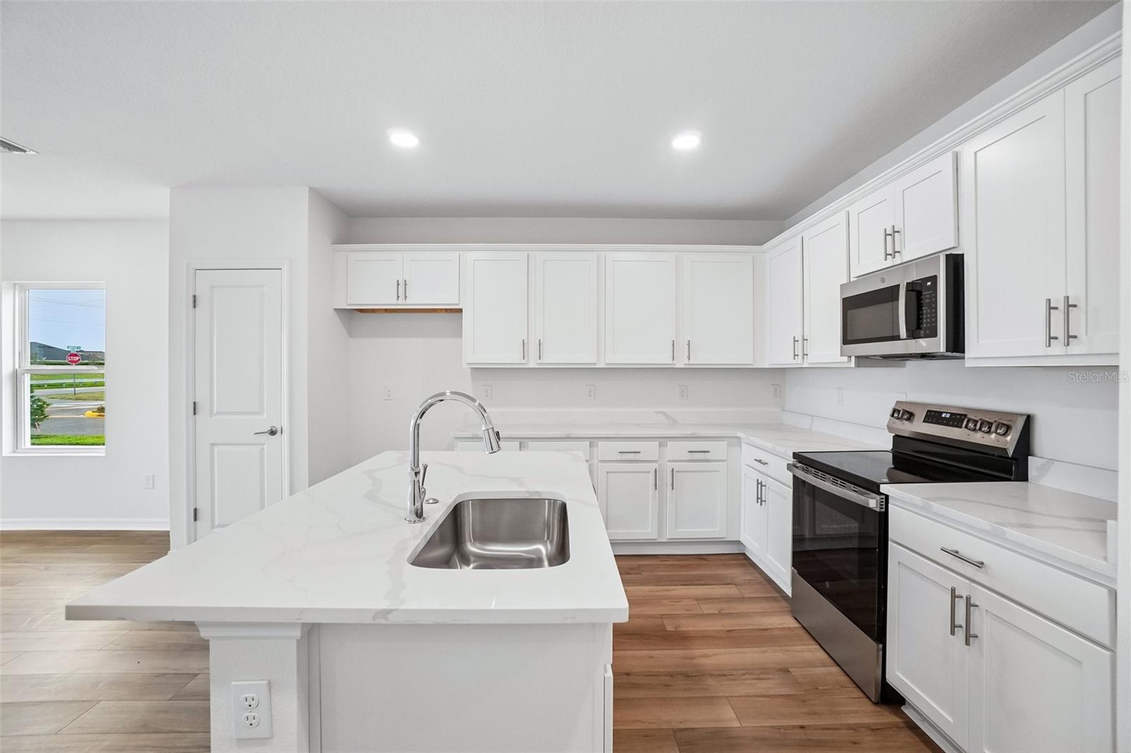 TWIN OAKS - Residential