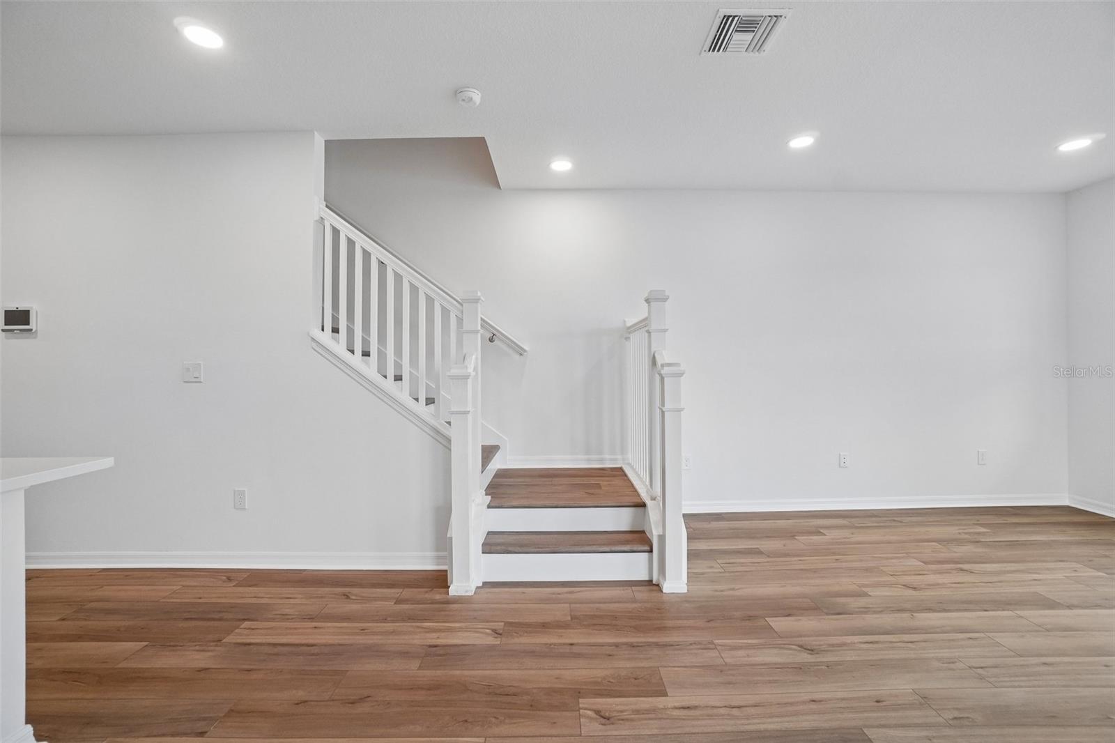 TWIN OAKS - Residential