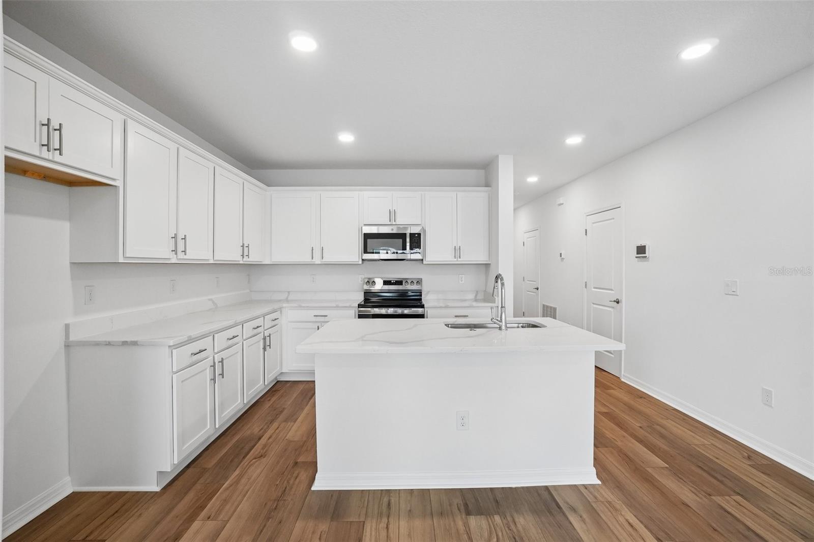 TWIN OAKS - Residential