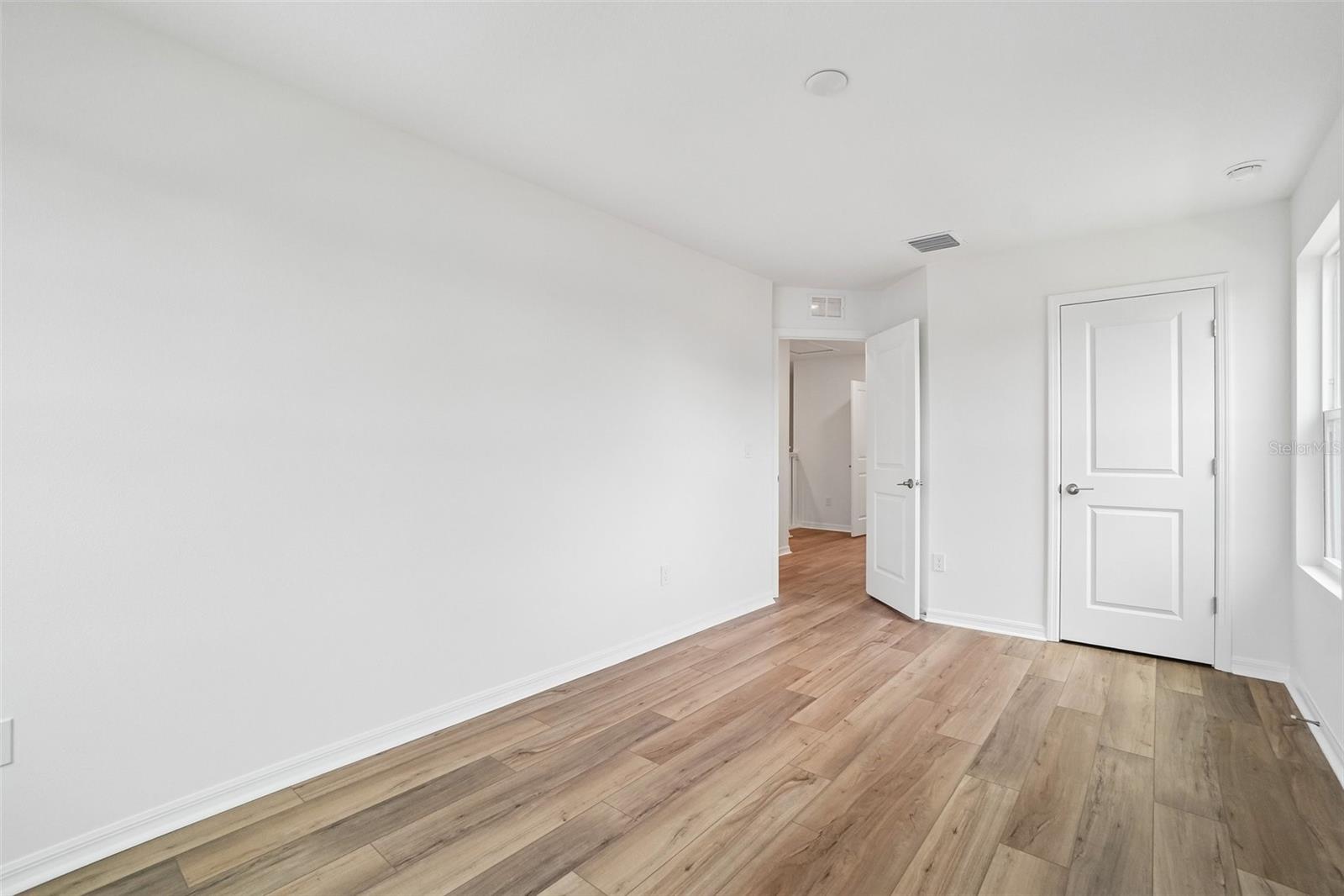 TWIN OAKS - Residential