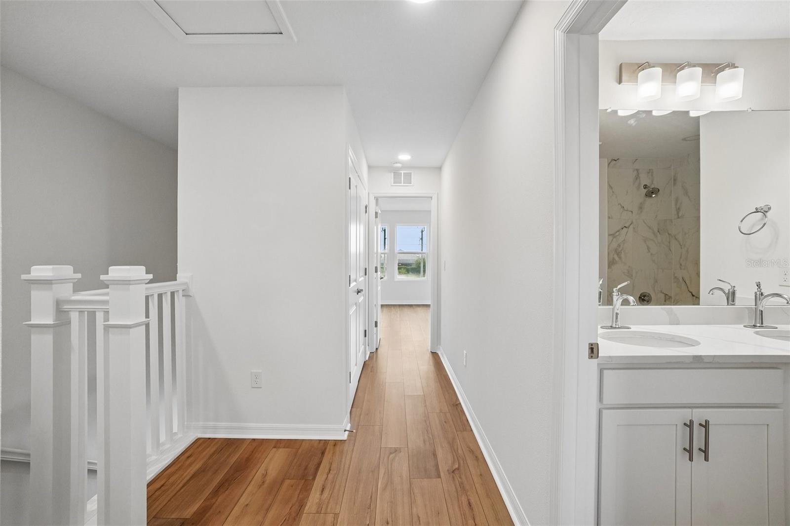 TWIN OAKS - Residential