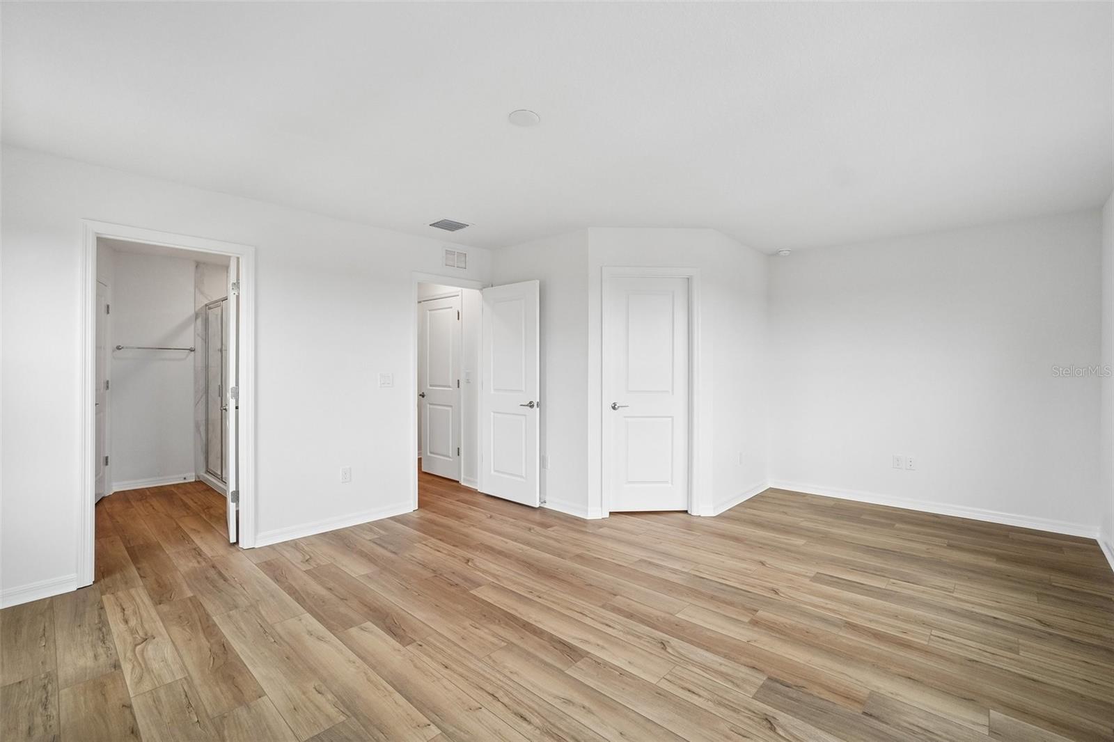 TWIN OAKS - Residential
