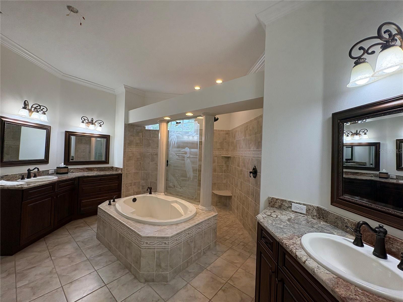 CALUSA LAKES UNIT 6 - Residential