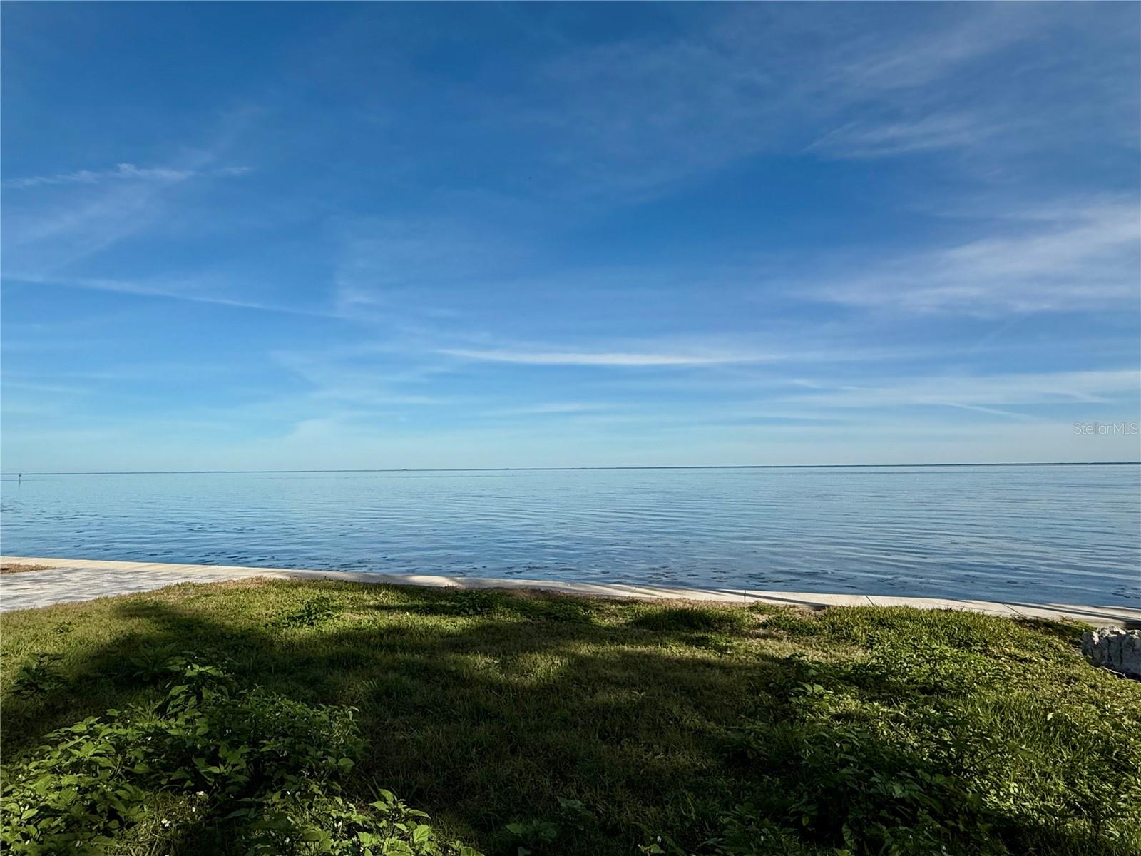 BAHAMA BEACH - Land