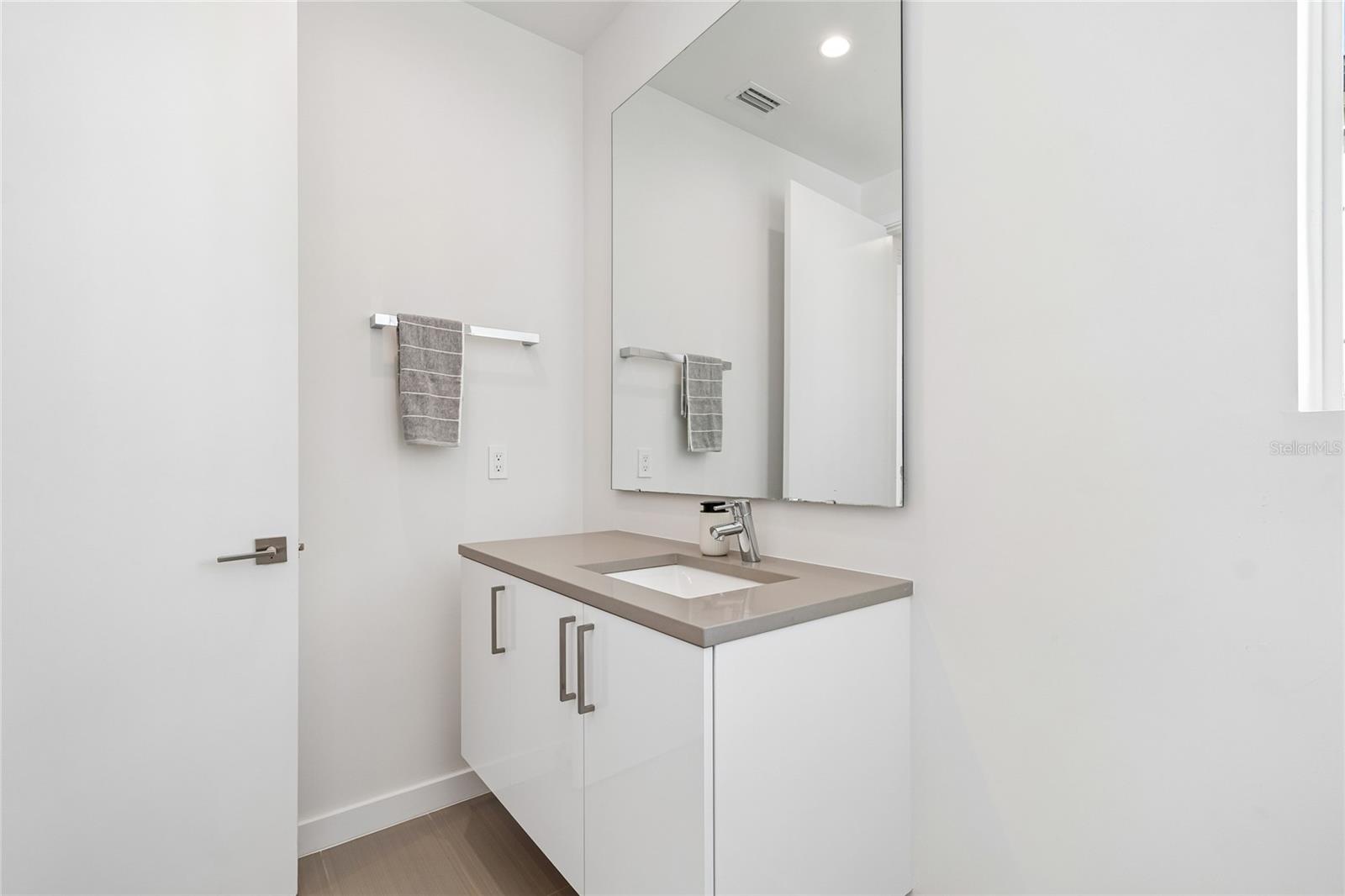 4Q7 | WOODLAWN PARK REVISED PLAT - Residential