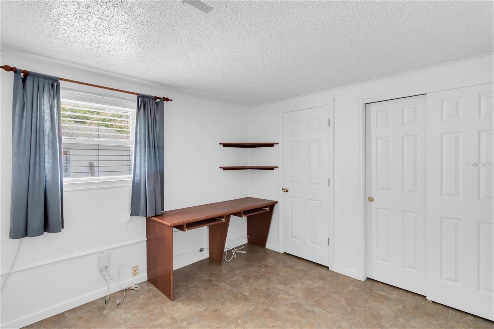 EMBASSY HILLS - Residential