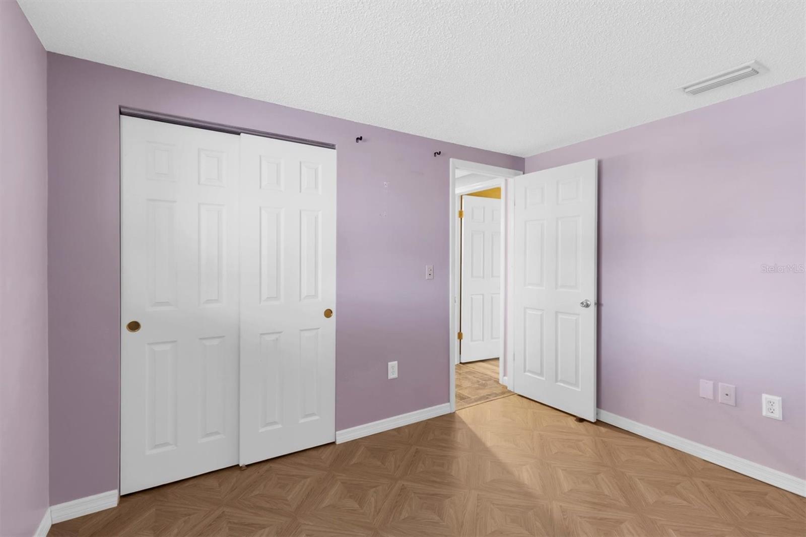 EMBASSY HILLS - Residential