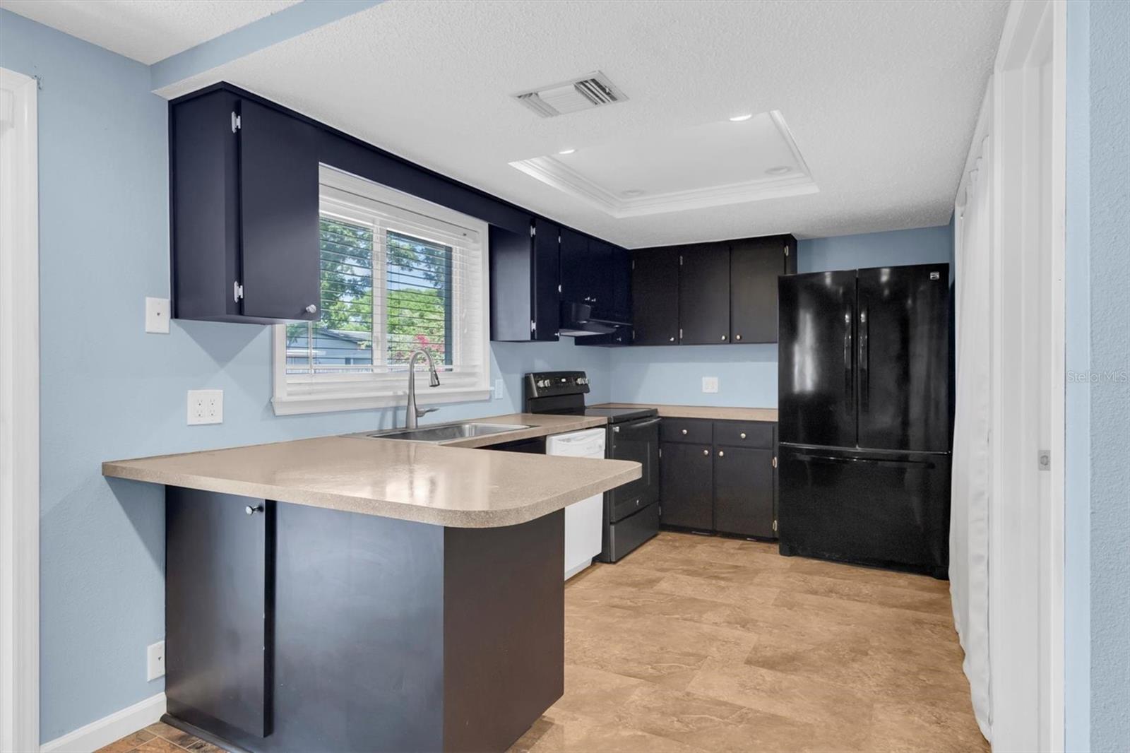 EMBASSY HILLS - Residential