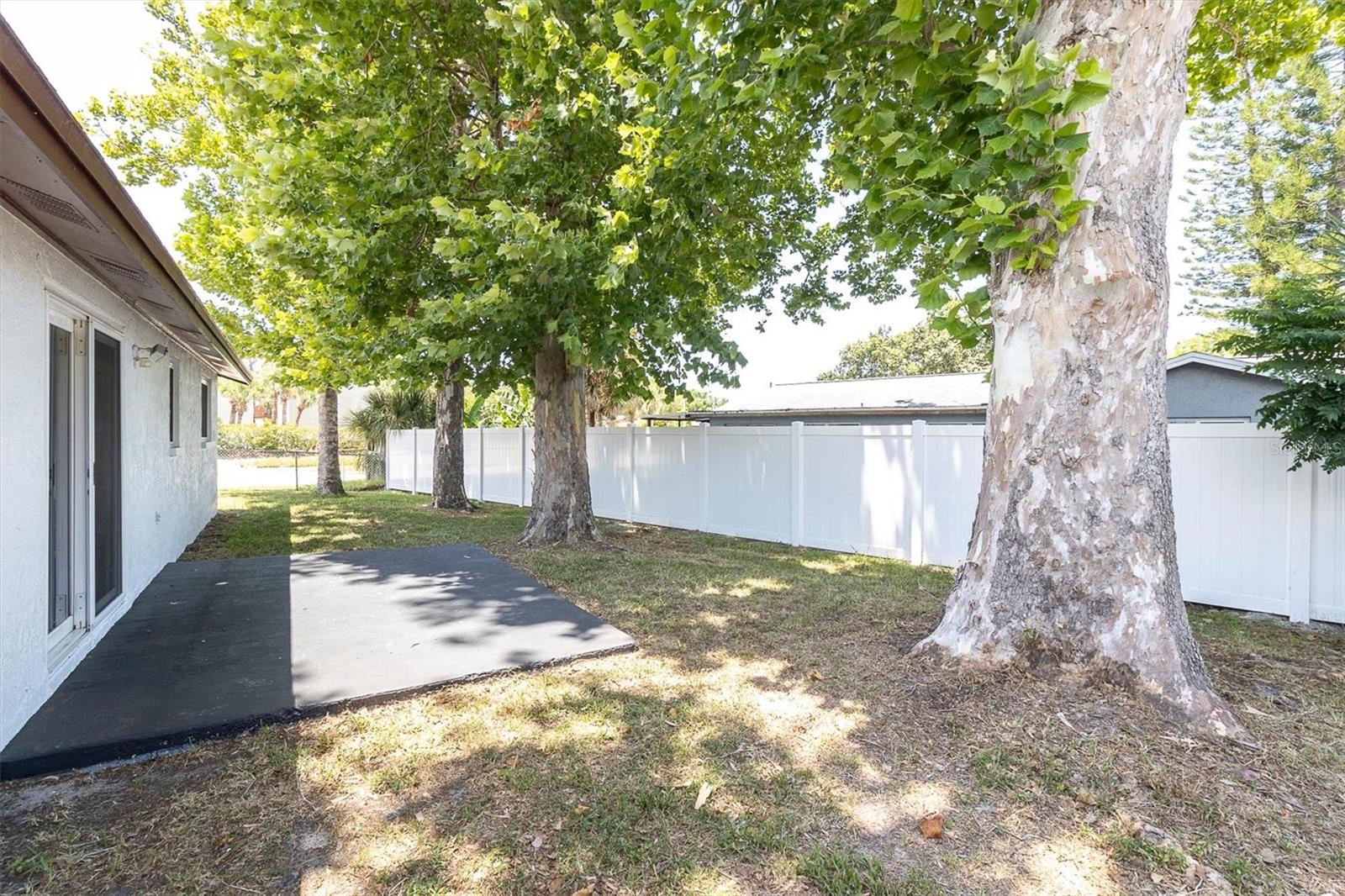 EMBASSY HILLS - Residential
