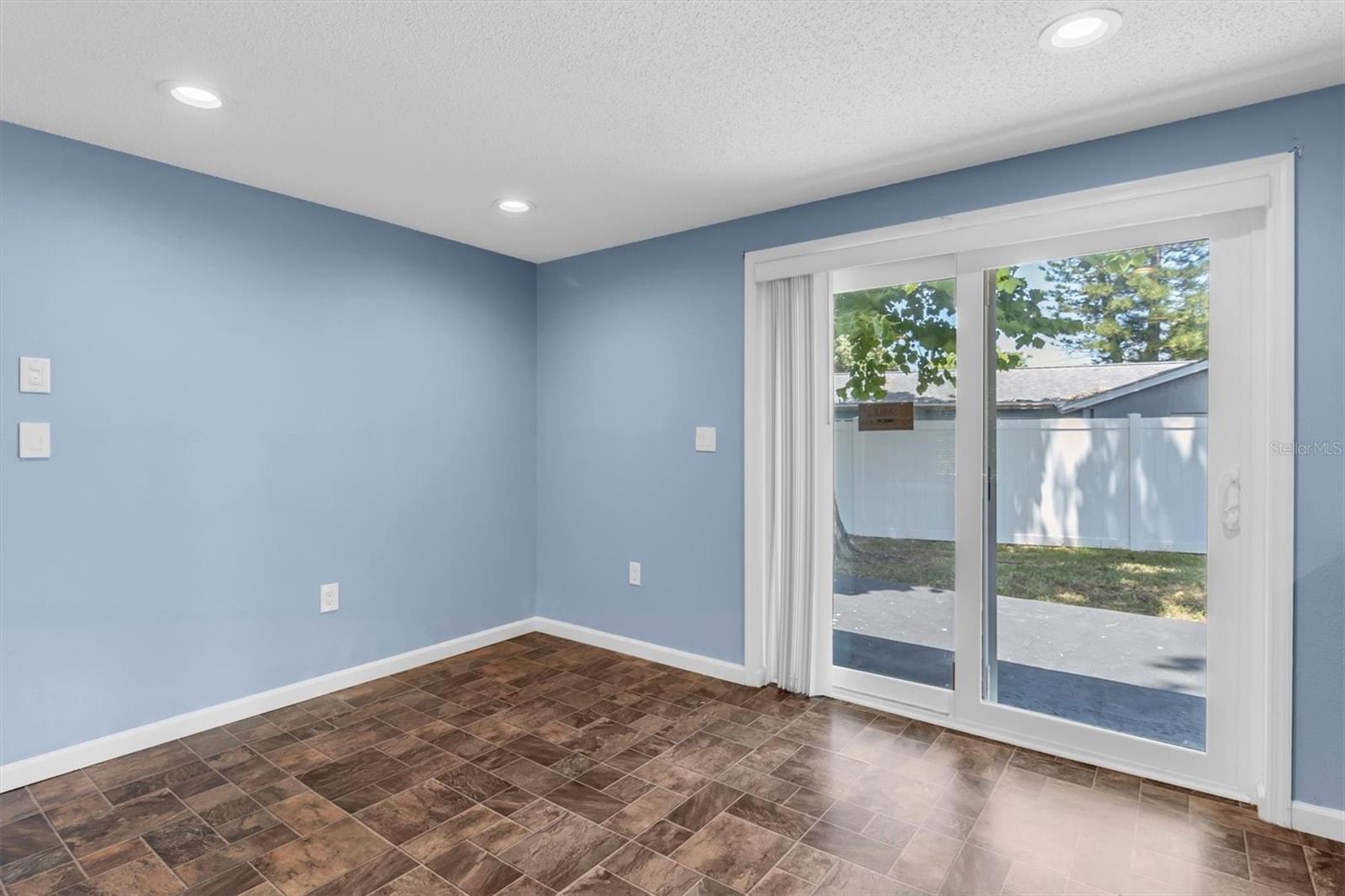 EMBASSY HILLS - Residential