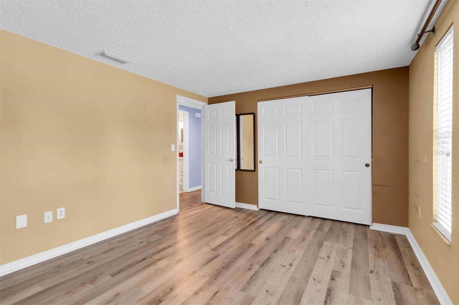 EMBASSY HILLS - Residential