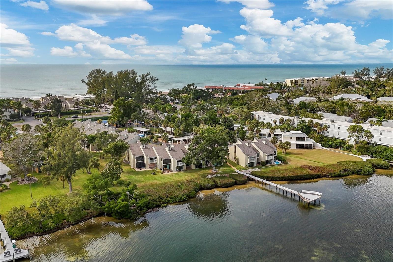 THE BANYAN BAY CLUB - Residential