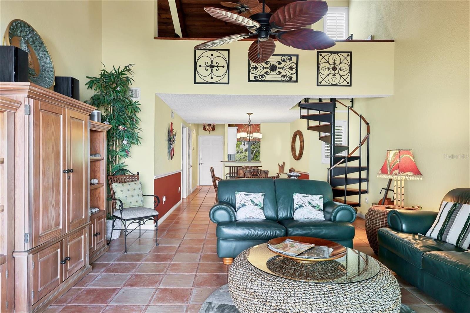 THE BANYAN BAY CLUB - Residential