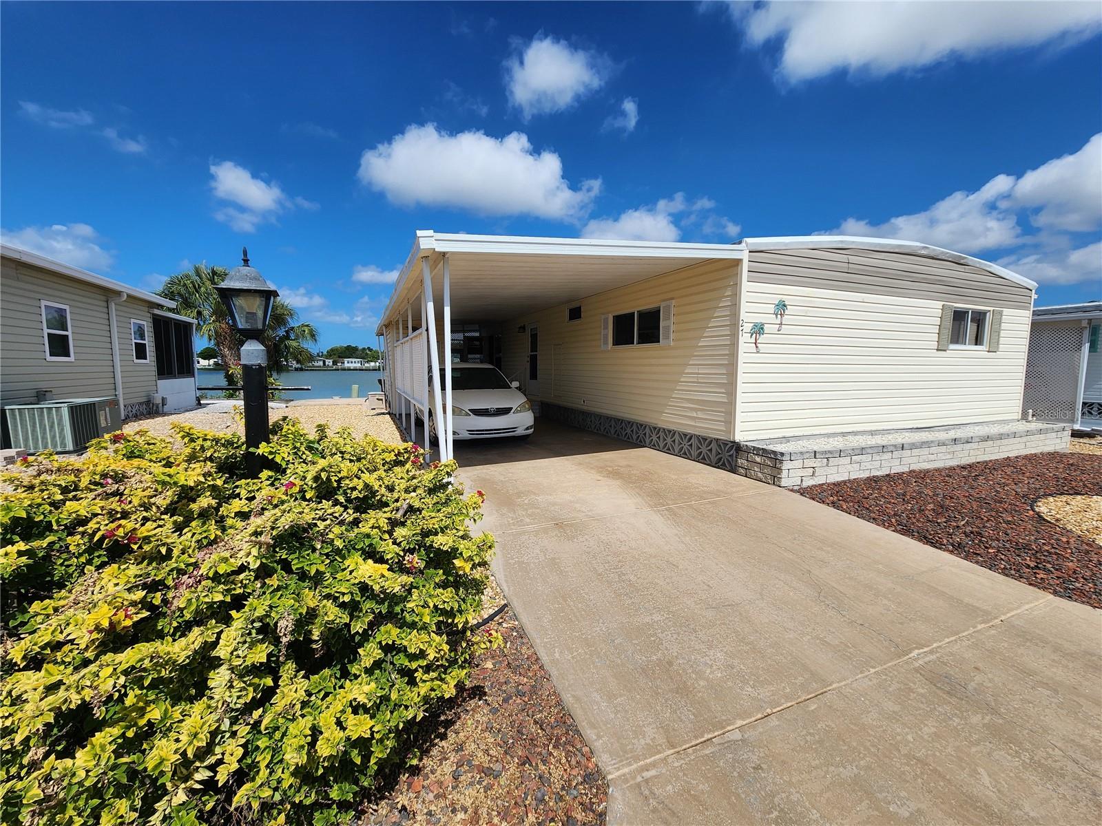 PALM LAKE ESTATES - Residential