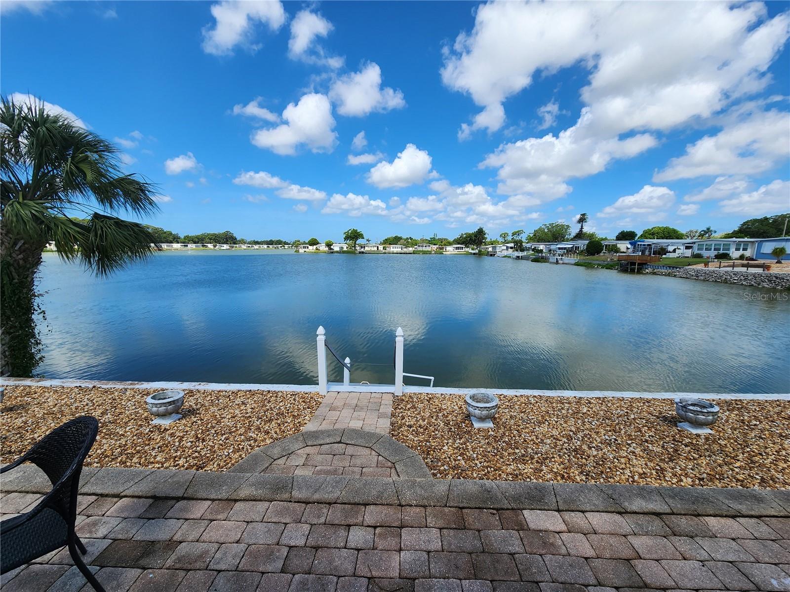 PALM LAKE ESTATES - Residential