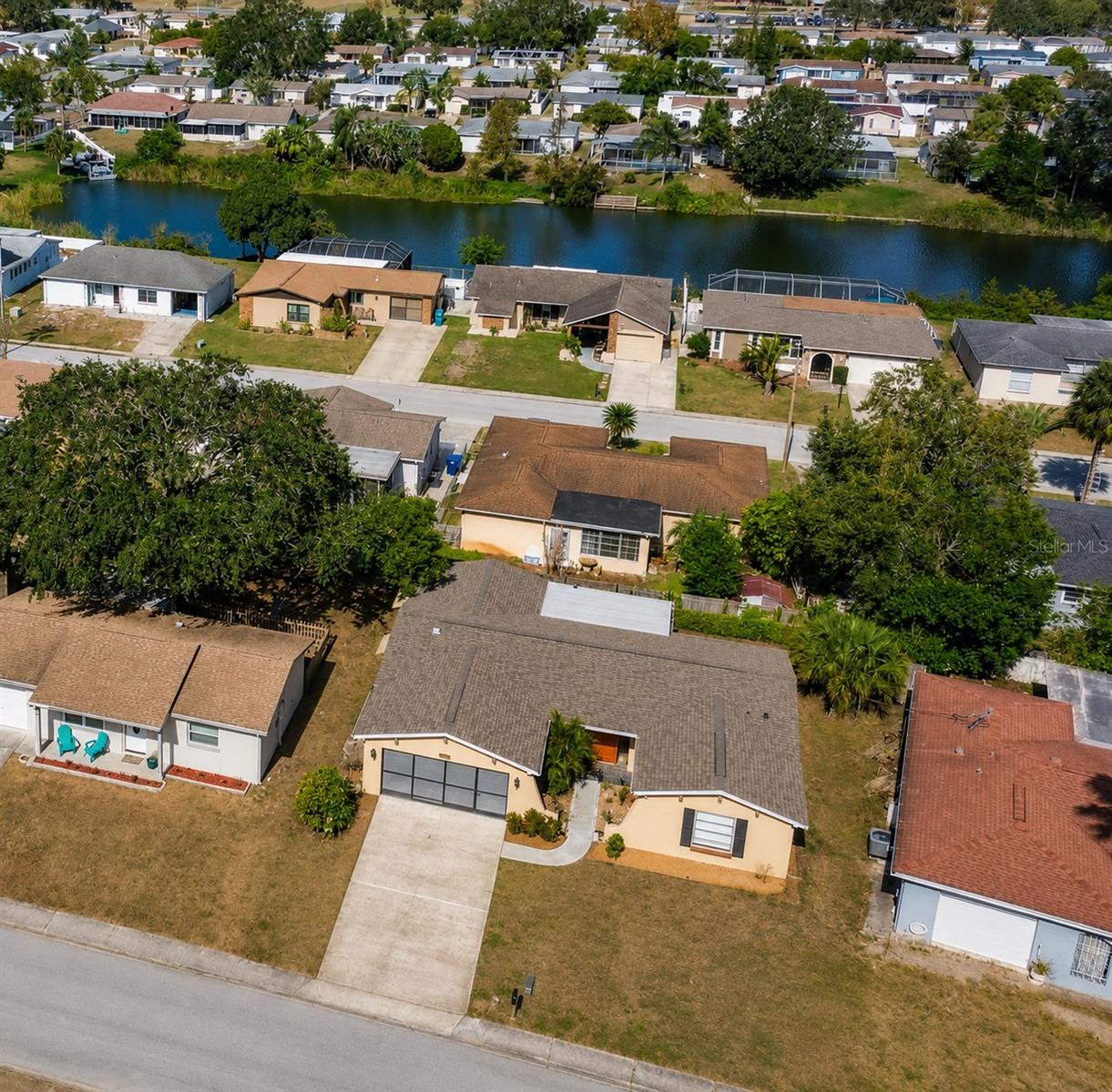 THE LAKES - Residential