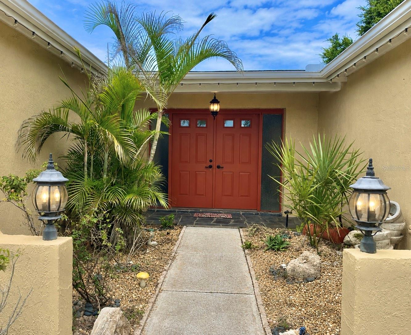 THE LAKES - Residential