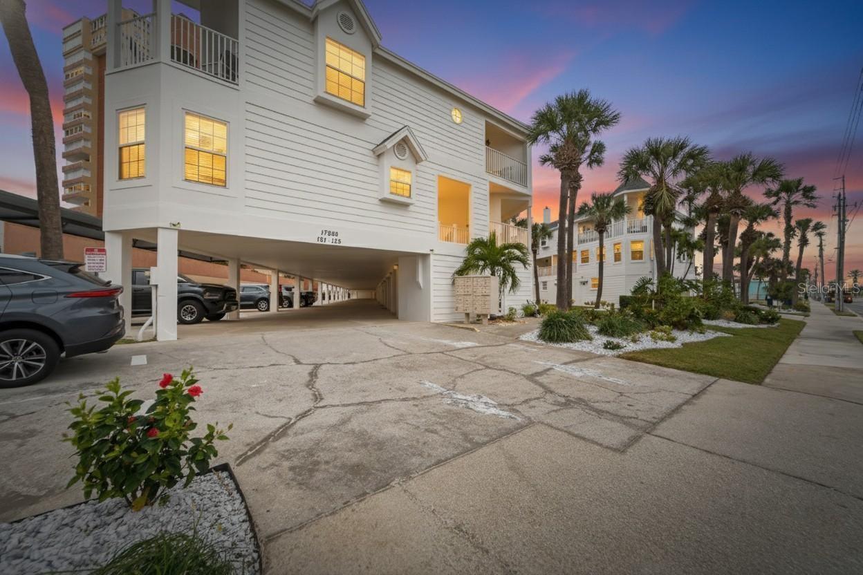 SUNSET REEF - Residential