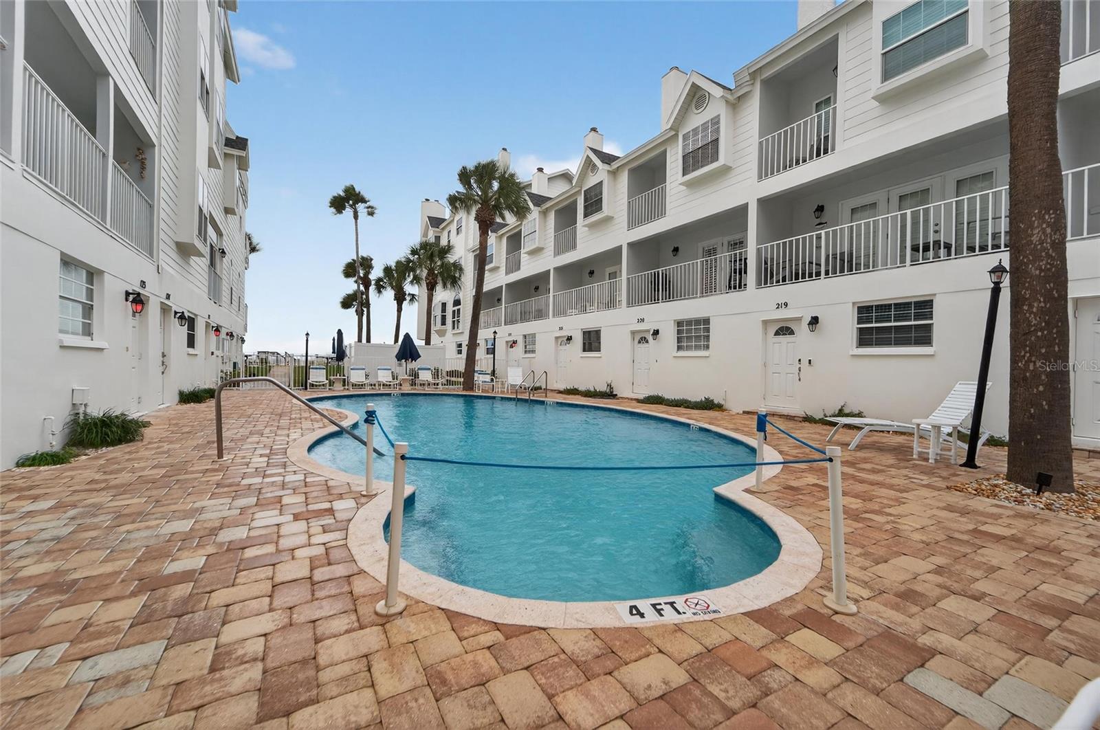 SUNSET REEF - Residential
