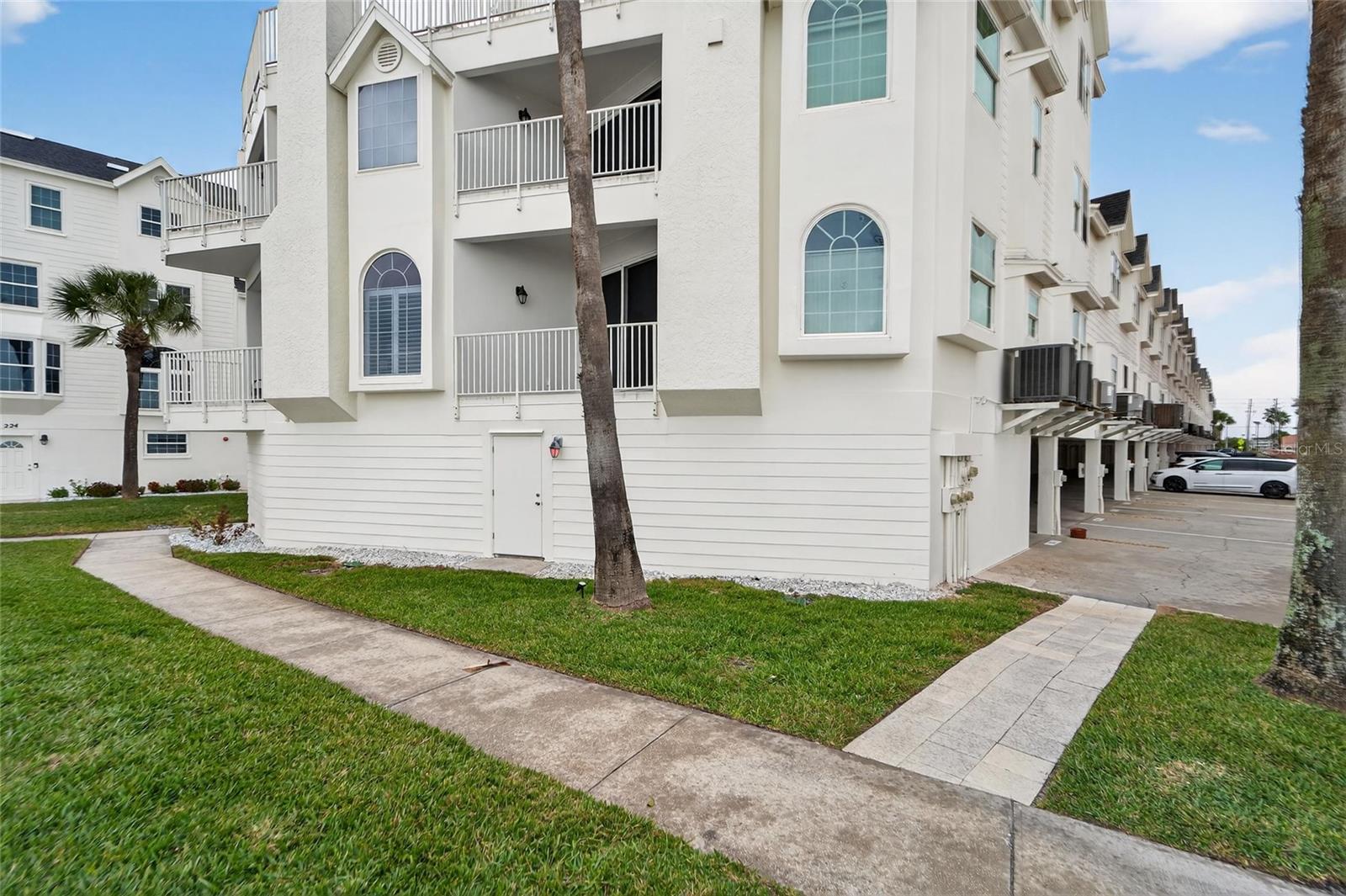 SUNSET REEF - Residential