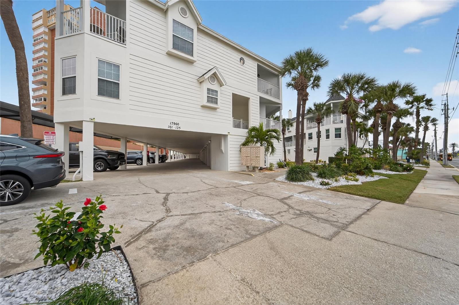 SUNSET REEF - Residential