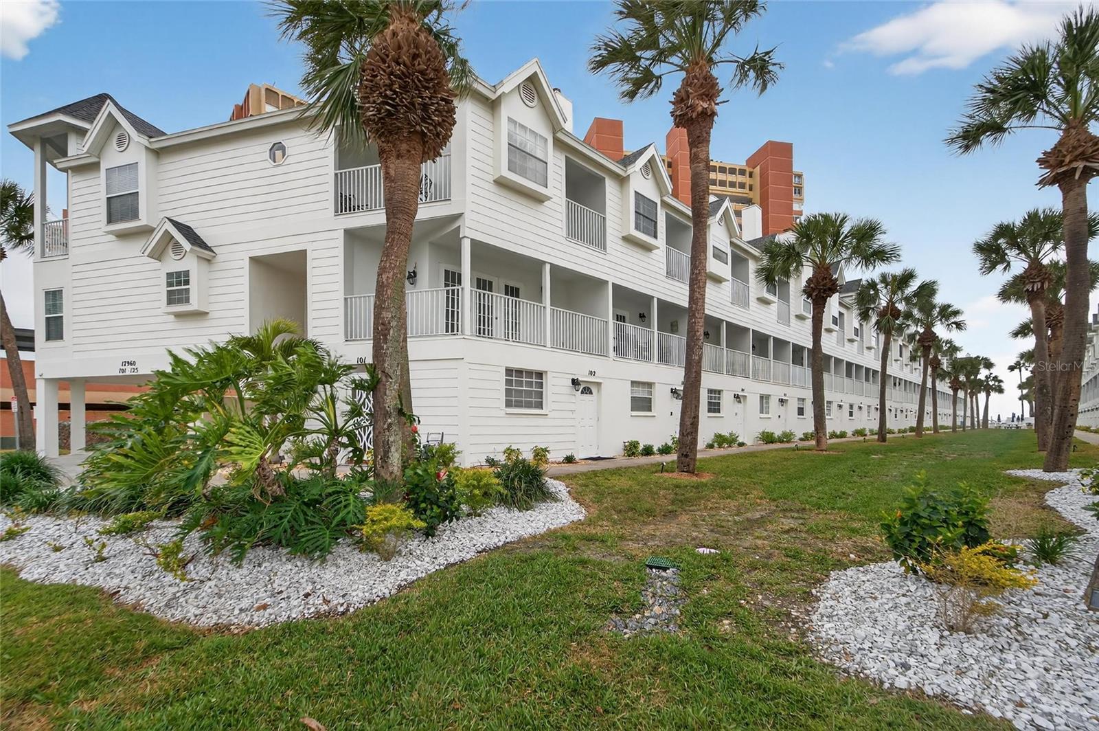 SUNSET REEF - Residential