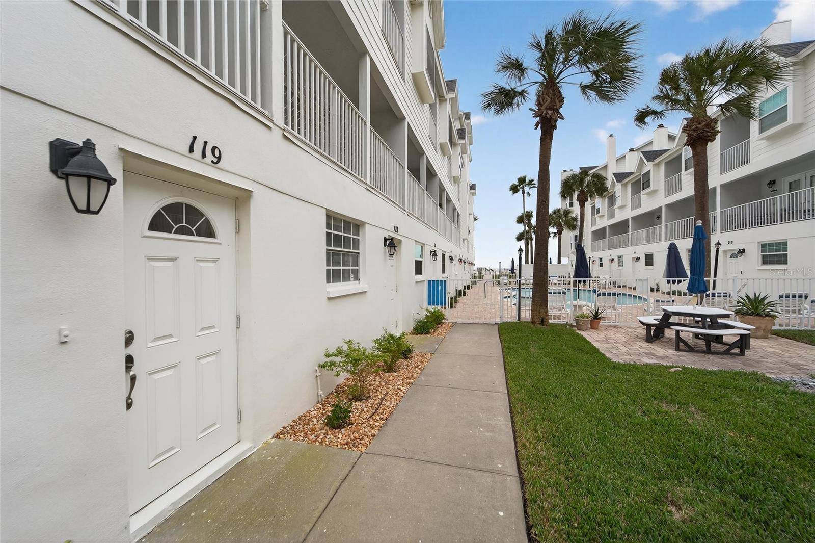 SUNSET REEF - Residential