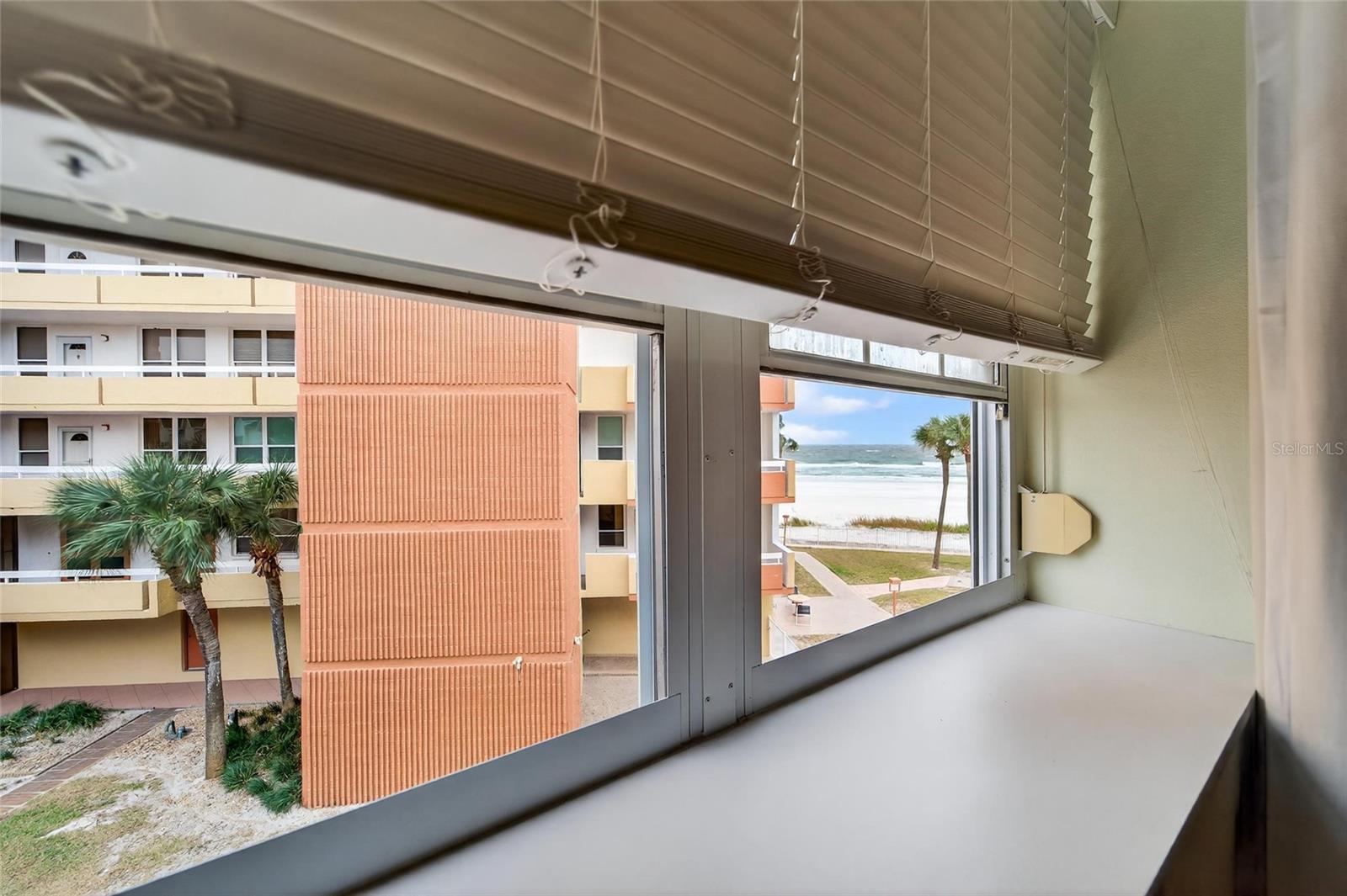 SUNSET REEF - Residential